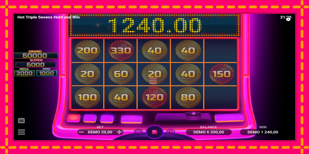 Automat Hot Triple Sevens Hold & Win z jasną grafiką, zdjęcie 4